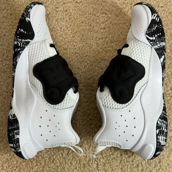 NWT Under Armour unisex-child Pre School Zone Basketball 2 Shoe Sz 5.5 - Picture 9 of 10